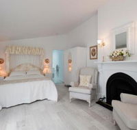 White Dove Cottage Bed  Breakfast - New Castle Holiday