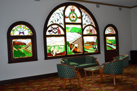 Historic Hydro Motor Inn - New Castle Holiday 1