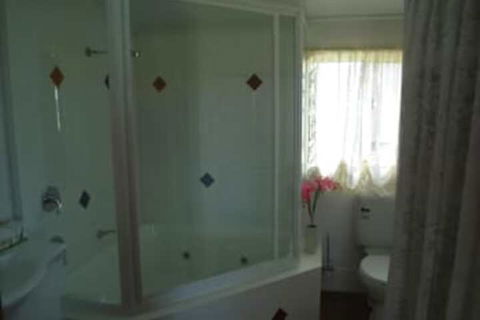 Lee Farm Stay Cottages - New Castle Holiday 6