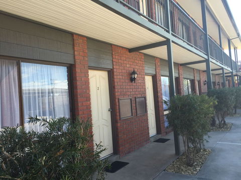 Ploughmans Motor Inn - New Castle Holiday 4