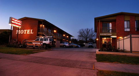 Ploughmans Motor Inn - New Castle Holiday 2