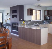 Oakley Place Townhouse - New Castle Holiday