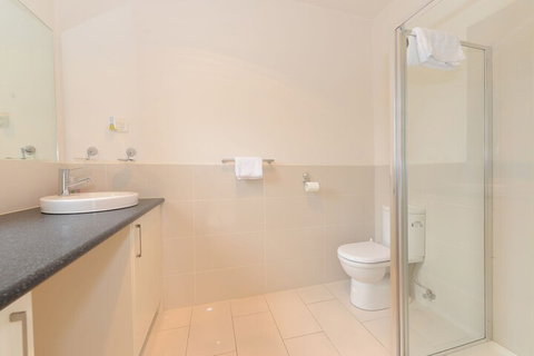 Hobart Lodge - New Castle Holiday 3