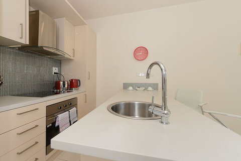 Hobart Lodge - New Castle Holiday 5