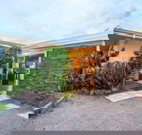 Rustic Retreat Esperance - New Castle Holiday