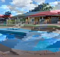 Emerald Explorers Inn - New Castle Holiday