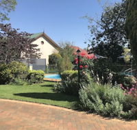 Country Apartments - New Castle Holiday