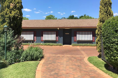 Country Apartments - New Castle Holiday 1