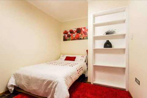 Adriennes Country Retreat - New Castle Holiday 7