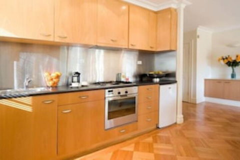 Lakeside Suites 1 - New Castle Holiday 6