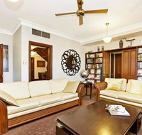 Mandalay Luxury Stay - New Castle Holiday