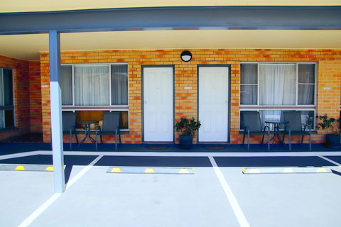 Squatters Homestead Motel - New Castle Holiday 1