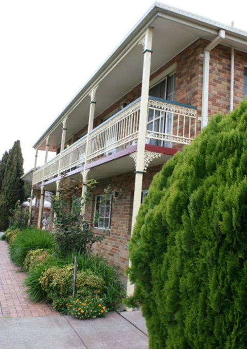 Grand Manor Motor Inn - Queanbeyan - New Castle Holiday 1