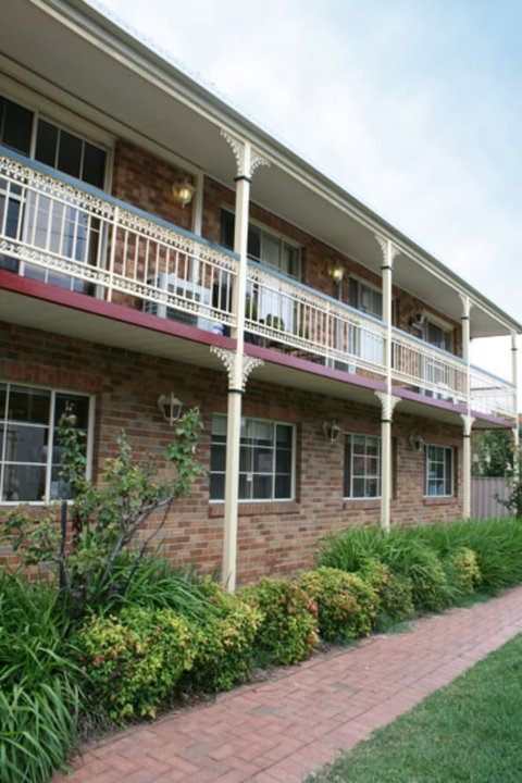 Grand Manor Motor Inn - Queanbeyan - New Castle Holiday 4