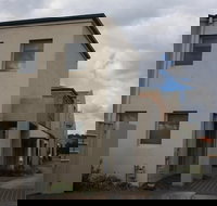 Grand Manor Motor Inn - Queanbeyan - New Castle Holiday