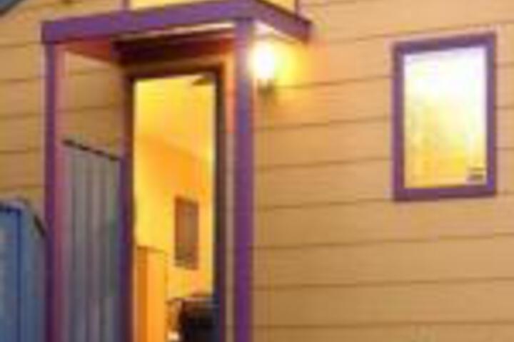 Kaleen ACT New Castle Holiday