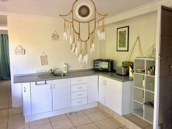 Airlie Beach Pet Friendly 3 Bedrooms - New Castle Holiday 1
