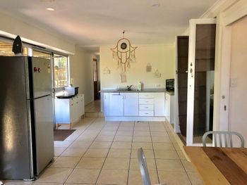 Airlie Beach Pet Friendly 3 Bedrooms - New Castle Holiday 4