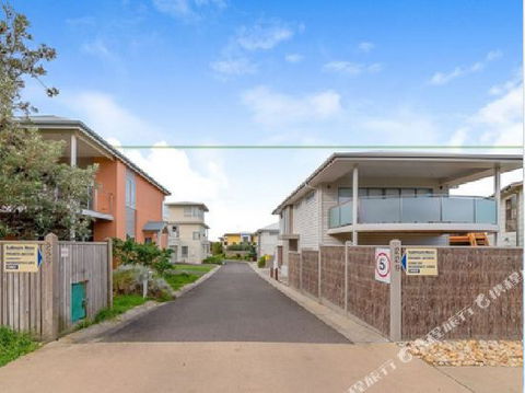 Fabulous Townhouse At The Famous Smiths Beach - New Castle Holiday 4