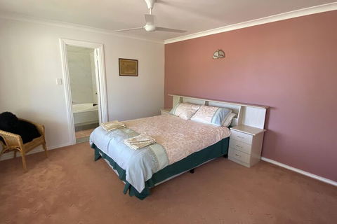 Whispering Palms - New Castle Holiday 7