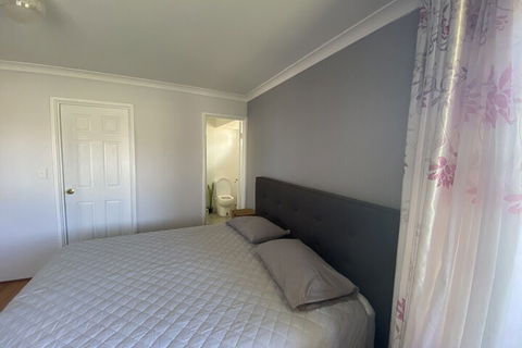 Whispering Palms - New Castle Holiday 4