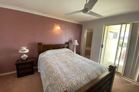 Whispering Palms - New Castle Holiday 6