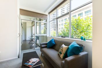 Vance 2Bdr Melbourne Apartment - New Castle Holiday 6