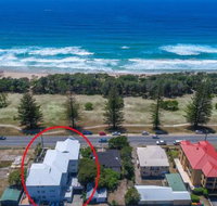 Beach Views on Marine 3 / 26 Marine Parade - New Castle Holiday