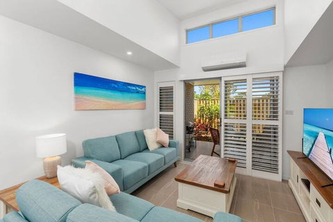 Beach Haven On The Beach - New Castle Holiday 5