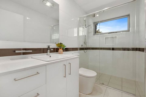 Beach Haven On The Beach - New Castle Holiday 4