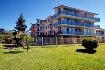 The Helm Unit 7 22 Voyager Close - New Castle Holiday 0