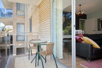 The Helm Unit 7 22 Voyager Close - New Castle Holiday 5