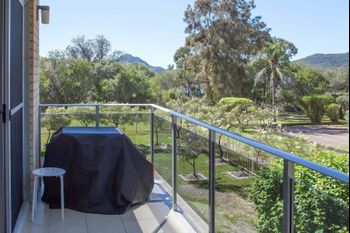 The Helm Unit 7 22 Voyager Close - New Castle Holiday 1