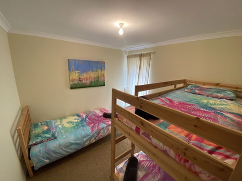 Lands Edge - New Castle Holiday 5