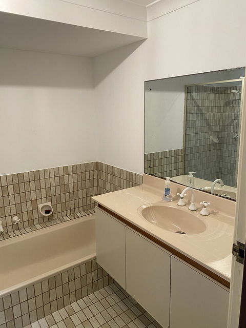 Lands Edge - New Castle Holiday 2