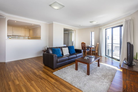 Perth West End Apartment 406 - New Castle Holiday 4