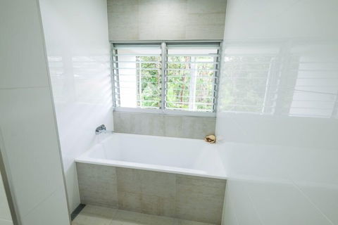 Bellevue Airlie Beach - New Castle Holiday 3