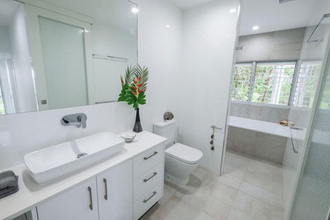 Bellevue Airlie Beach - New Castle Holiday 4