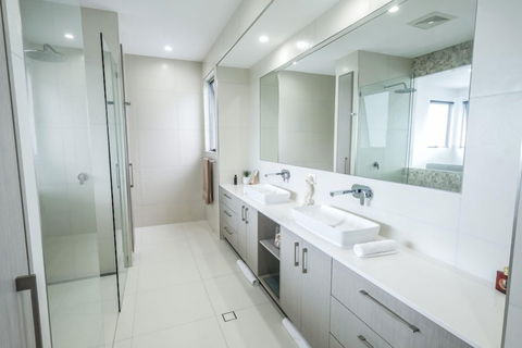 Bellevue Airlie Beach - New Castle Holiday 2