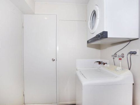 Parkyn Place 6 3 BDRM Oceanview Apt On Mooloolaba Spit - New Castle Holiday 4