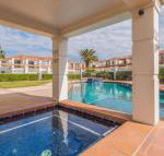 Breakers Block 1 unit 1 Pool in complex across the road from the beach - New Castle Holiday