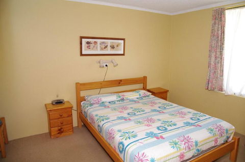 Beachfront 1 25 Willow Street - New Castle Holiday 5