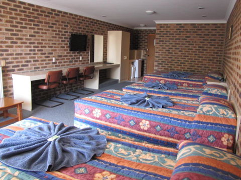 Big Trout Motel - New Castle Holiday 3