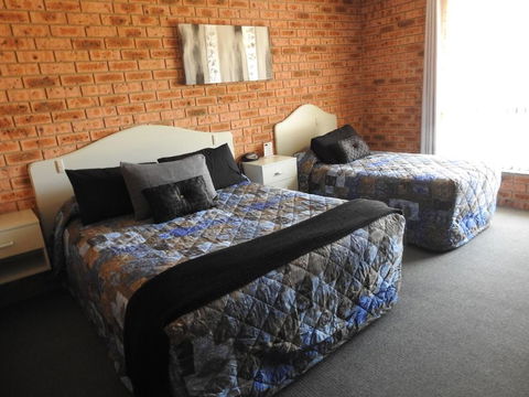 Big Trout Motel - New Castle Holiday 5