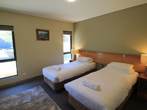 Kickenback Lodge - New Castle Holiday 6