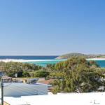 Whale Tales 78 Lentara Street FANTASTIC WATER VIEWS OVER FINGAL BEACH - New Castle Holiday 0
