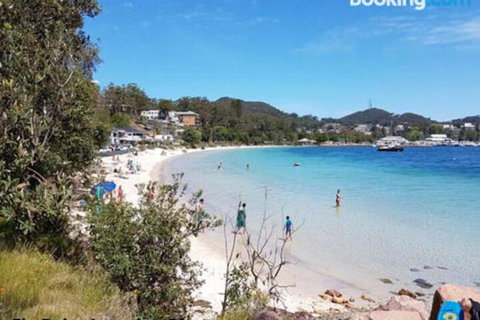 12 Thurlow Lodge 6 Thurlow Avenue Water Views Pool & Central Location - New Castle Holiday 3