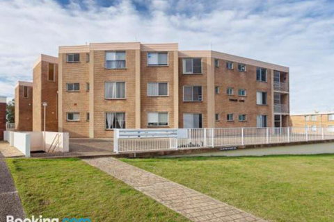 12 Thurlow Lodge 6 Thurlow Avenue Water Views Pool & Central Location - New Castle Holiday 4