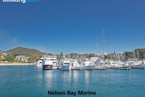 12 Thurlow Lodge 6 Thurlow Avenue Water Views Pool & Central Location - New Castle Holiday 1