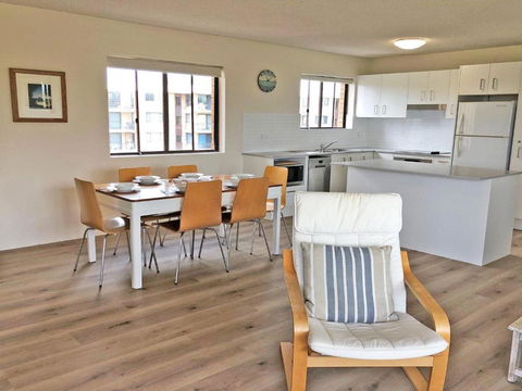 15 Intrepid 3 Intrepid Close Right On The Beachfront - New Castle Holiday 1